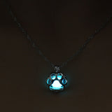 Glowing Paw nyaklánc – állat medál éjszakai fényhatással