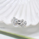 Kis karika fülbevalók mancsnyom motívummal – Állatos Huggie fülbevalók nőknek