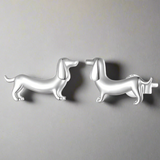 Ezüstből készült tacskó fülbevalók